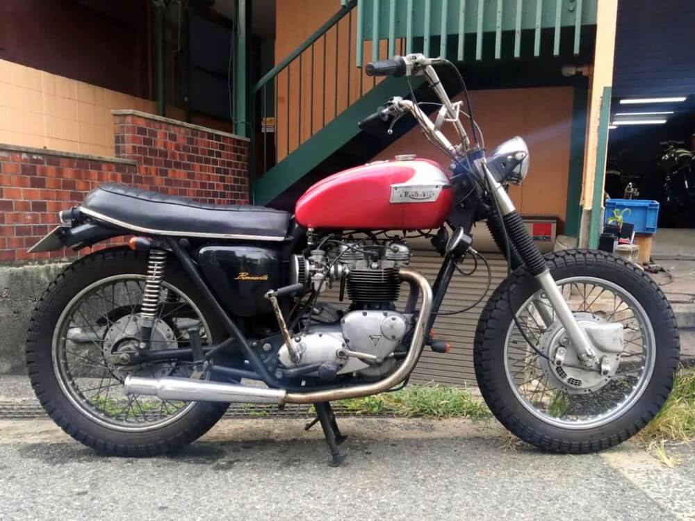 TRIUMPH T140V