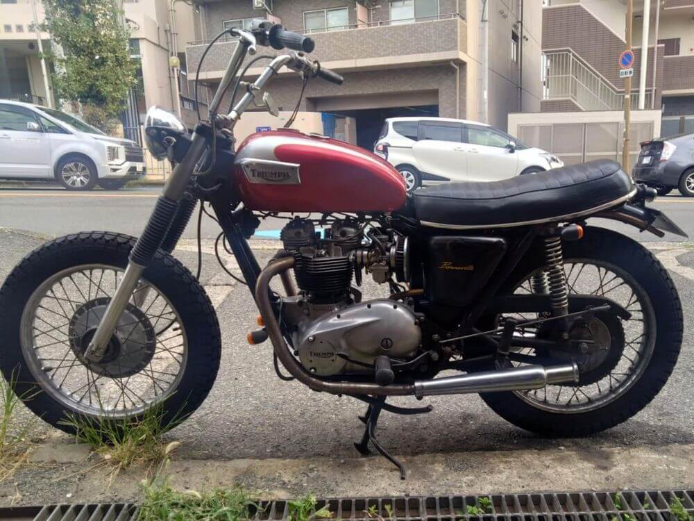 TRIUMPH T140V