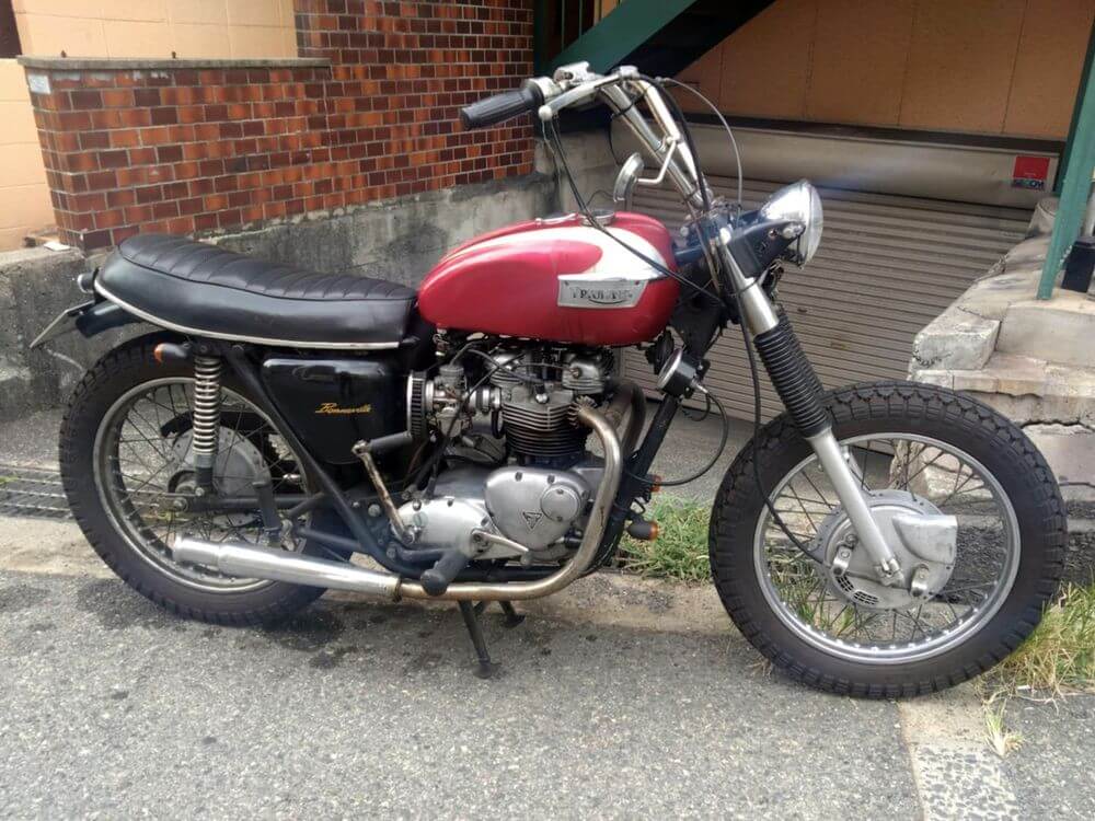 TRIUMPH T140V