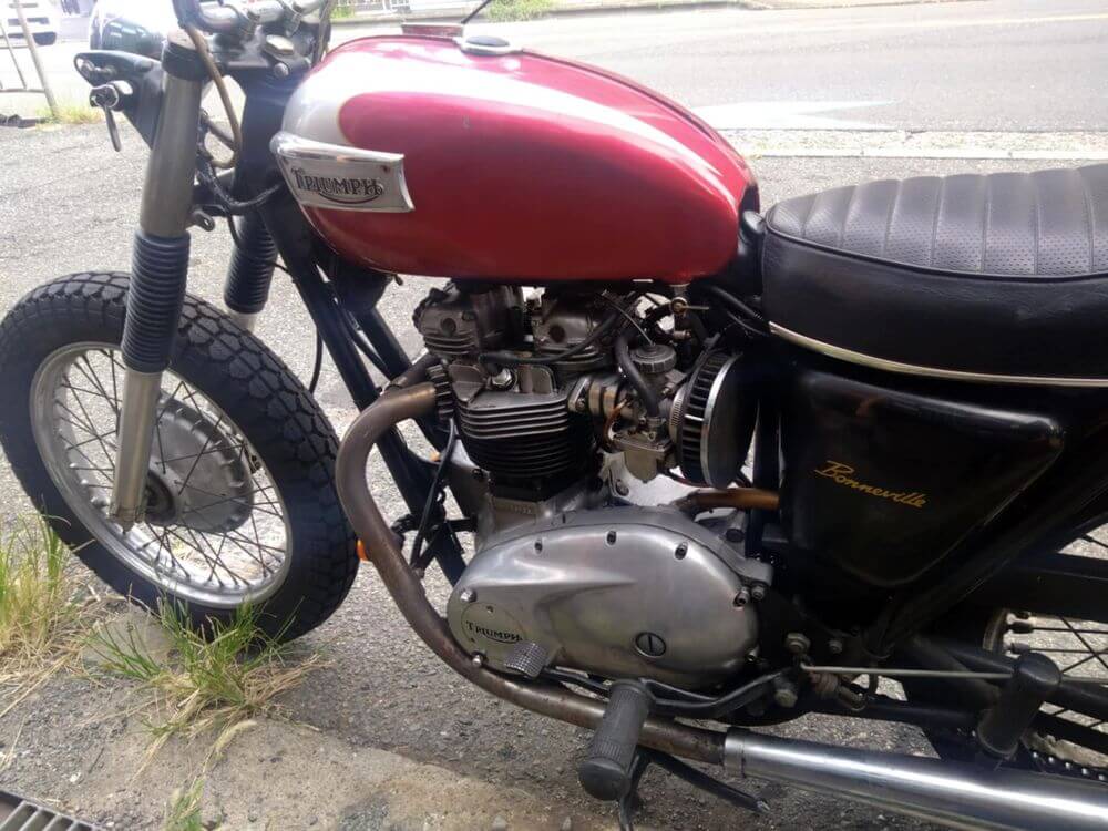 TRIUMPH T140V